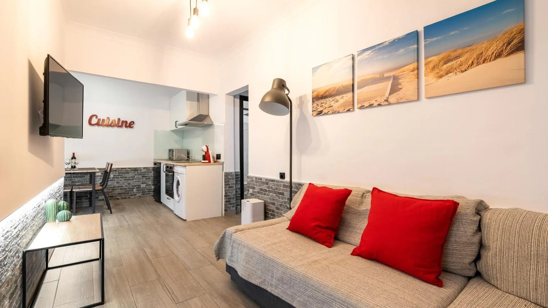 Beach Apartment, Next To The Sea Premiá de Mar 0*,  Spanien