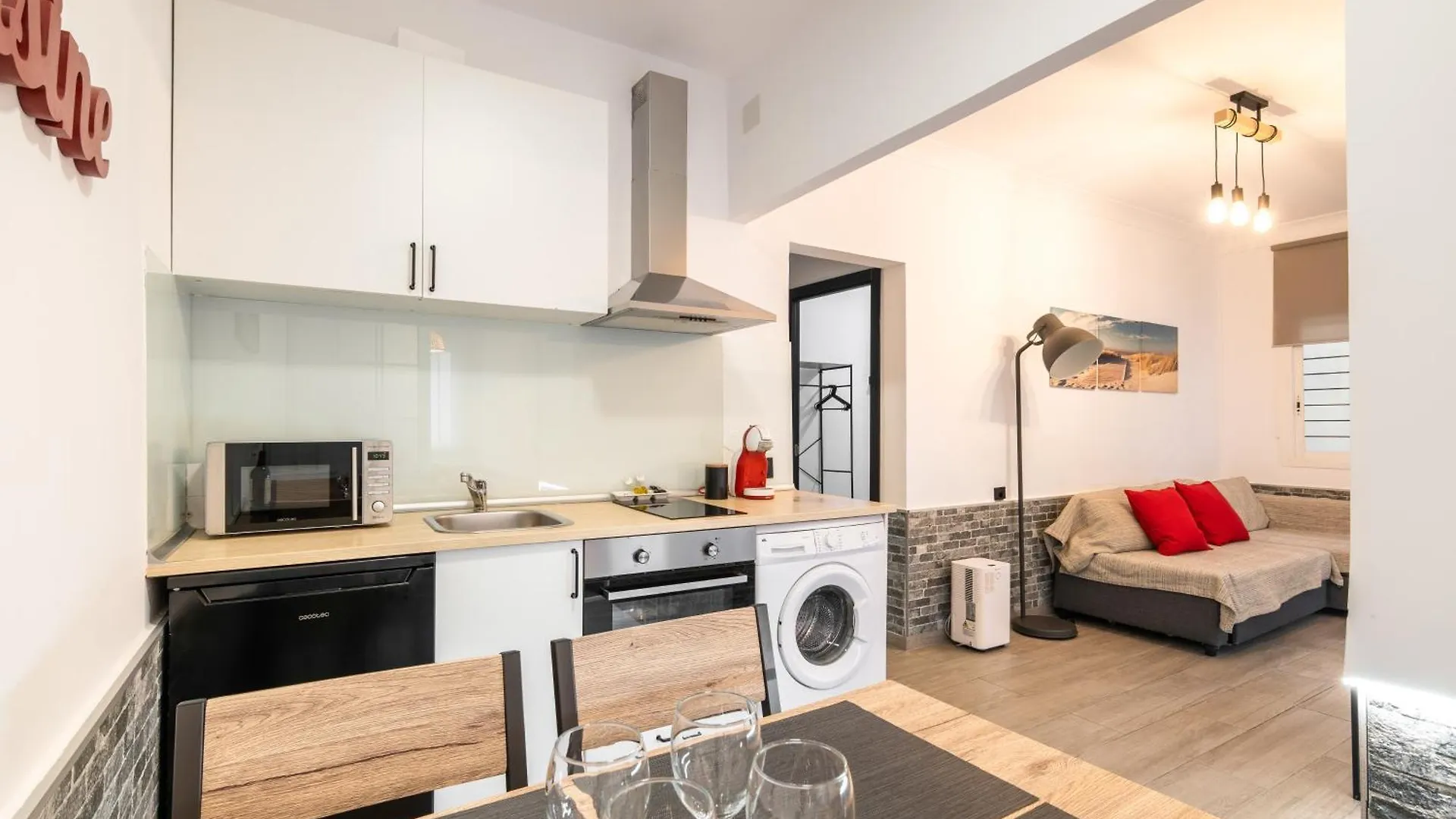 Beach Apartment, Next To The Sea Premiá de Mar